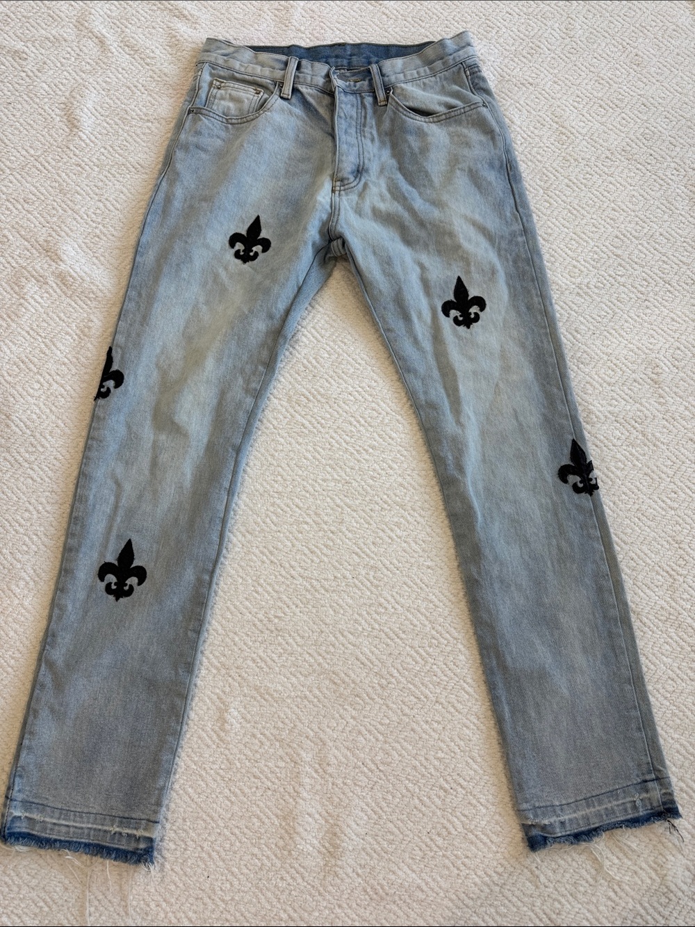 MNML Light Blue Straight Jeans with Black Fleur-de-Lis Motifs Sz 32